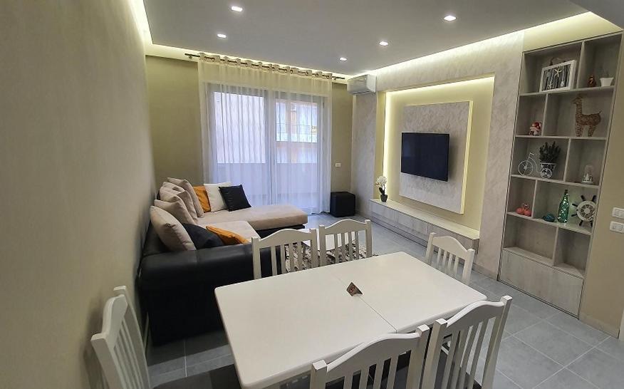 Deluxe Apartment Vlorë Dış mekan fotoğraf